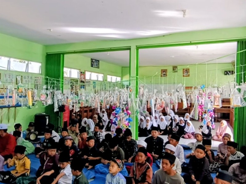 MEMRERINGATI KELAHIRAN NABI MUHAMMAD SAW 1448 H